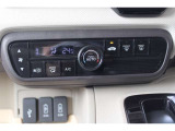 オートエアコンのお車ですので室内の温度をスムーズに調整してくれます♪