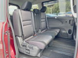 後部座席も気になるようなキズ・汚れやへたり等、大きなダメージはなく、良好な状態です。