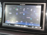 ナビゲーションはパイオニアHDDナビ(AVIC-ZH0099)が装着されております。AM、FM、CD、DVD再生、音楽録音再生、フルセグTV、Bluetoothがご使用いただけます。