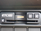 ■【ETC車載器】が装備されています。セットアップをしてお渡しとなり、ETCカードを差し込むだけで高速道路の利用が可能です。