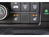 シートヒーター装備付き車!!座席に埋め込まれた電熱線によりシートを暖めることが出来る装備で、温められたシートは、寒い冬には最適です!!