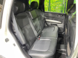 後部座席も気になるようなキズ・汚れやへたり等、大きなダメージはなく、良好な状態です。