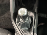 6速ミッションのシフトです。