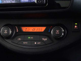 車内を快適に、オートエアコンを装備しています。