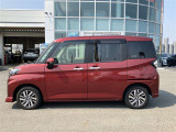 スライドドアは狭い駐車場で便利です