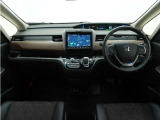◆視界広々で非常に運転しやすくロングドライブでも疲れを感じさせないすっきりとまとまったインパネ周りです。