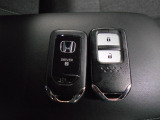 スマートキー付!キーを取り出さなくてもドアロックの施錠・開錠、エンジンの始動が出来ます!雨の日や荷物の多い日にとても便利ですね♪
