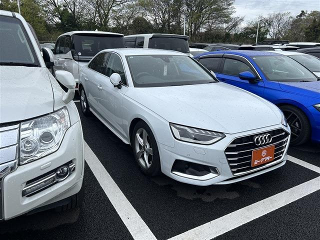 A4 35 TFSI アドバンスド 禁煙車 黒革シート 純正10.1型ナビ
