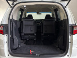 3列目シートを収納すれば、広い荷室としてご利用いただけます。