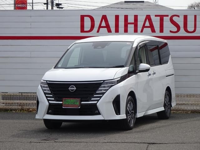 セレナ 1.4 e-4ORCE ハイウェイスターV 4WD 