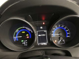 とっても見やすいメーターです。夜間時はラグジュアリーな気分にさせてくれる照明が魅力ですので、夜のドライブも楽しみになりますよ♪