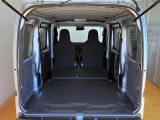 後部座席を倒せばさらに広々