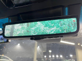 【デジタルインナーミラー】後席の大きな荷物や同乗者で後方が確認しづらい時でも安心!カメラが撮影した車両後方の映像をルームミラー内に表示。クリアな視界で状況の確認が可能です!