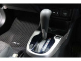 扱いやすい位置に配置されたフロアオートマチックです☆CVTを採用で滑らかでスムーズな走りが楽しめますよ♪