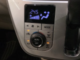 オートエアコンがついていますので、簡単操作で快適に過ごせます。希望の温度に自動調整してくれるのが便利です。