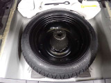 安心のスペアタイヤ装備
