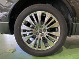 純正アルミホイールで足元バッチリ