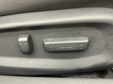 電動シート付きです!快適なポジションに合わせやすく大変便利です!