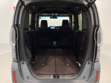 リアシートを倒すと、ラゲッジスペースを広くお使いいただけます!