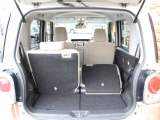 多彩なシートアレンジで広々としたスペースが出来上がります。たくさんの荷物が積めるので、旅行に出かけてみては。