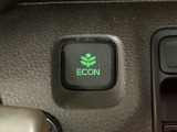 ★ECONスイッチ★ エコドライブを加速しよう!スイッチをONにすると、運転の仕方によるロスを抑え込み燃費をよくするようクルマが頑張ります(*^ー^*)燃費向上にチャレンジ♪
