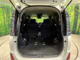 後席を格納すると、これだけの広さが!シーンに合わせたシートアレンジで、大きな荷物も積むことが出来ます♪