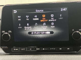 【メーカーナビ】9インチの大画面モニターを搭載し、Apple CarPlayへのワイヤレス接続やAndroid Autoにも対応。
