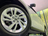 【純正16インチアルミホイール】外観にマッチした純正アルミホイールを装着しております。各種社外アルミホイールや、スタッドレスタイヤも取扱いしております。是非ご相談ください♪