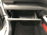 グローブボックス。