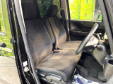 運転席シート廻りは使用感も少なく、良好な状態となっています。丁寧に使われていたことがよくわかりますね。