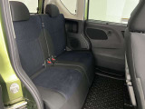 後席も足元広々で快適ですよ!