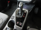 扱いやすい位置に配置されたフロアオートマチックです☆CVTを採用で滑らかでスムーズな走りが楽しめますよ♪