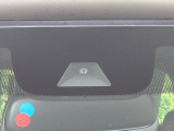 【ホンダセンシング】走行中に前方の車両等を認識し、衝突しそうな時は警報とブレーキで衝突回避と被害軽減をアシスト。より安全にドライブをお楽しみいただけます。
