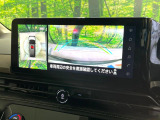 【アラウンドビューモニター】専用のカメラにより、上から見下ろしたような視点で360度クルマの周囲を確認することができます☆死角部分も確認しやすく、狭い場所での切り返しや駐車もスムーズに行えます。