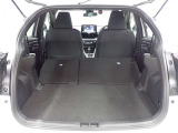 セカンドシートを倒すとさらに広々のラゲッジスペース