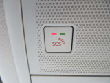 エアバッグ作動時や後突時、もしくは車内のSOSボタンを押した際に緊急通報オペレーターに連携し、救急・警察を手配します。更にオペレーターにも連携、お客様のご要望に応じてロードサービスの手配を行います。