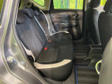 後部座席も気になるようなキズ・汚れやへたり等、大きなダメージはなく、良好な状態です。