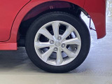 純正のアルミホイールで外観もかっこよく、燃費向上にも一役かっていますよ