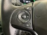 ステアリングスイッチがついていますので、オーディオのチャンネル変更、ボリューム、ジャンル変更が操作可能です。ハンドルから手を離さず安全に操作できます。