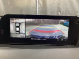 狭い場所での駐車やすれ違いなどでより的確な運転操作に役立つ360&deg;ビューモニターが装備されています。