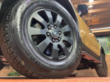 【純正○○インチアルミホイール】外観にマッチした純正アルミホイールを装着しております。各種社外アルミホイールや、スタッドレスタイヤも取扱いしております。是非ご相談ください♪