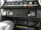 【シートヒーター】運転席と助手席の座面にヒーターが内蔵されていますので寒い時でも快適運転です。