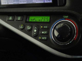 車内を快適に、オートエアコンを装備しています。