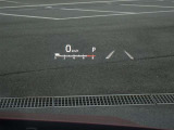 カラーヘッドアップディスプレイ付き。少ない視線移動で情報を確認できるので、運転の疲労軽減に繋がりますよ♪