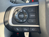 ステアリング左側のスイッチで操作ができます。オーディオの操作や切替が可能になり、運転しながらでも扱えるのでとても便利です♪