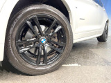 ●18インチアルミホイール:輸入車ならではの卓越した走りを支えるホイールと足回りです!日本車の走りに慣れている方にもぜひ体感して頂きたいほど、高いレベルでまとまっています!