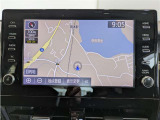 純正ナビを装備。タッチパネル式で使いやすく、お出かけもラクラクです。
