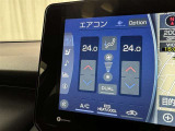 左右独立温度コントロールフルオートエアコンです。運転席、助手席それぞれで独立して温度設定ができます。冷え性の方が乗っても安心ですね♪
