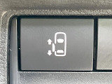 【パワースライドドア】スマートキーや運転席のスイッチでスライドドアの開閉が可能♪電動だから力を入れてドアを開ける必要が無く、小さいお子様でも、重い荷物を持っている時もラクに開け閉めできます♪