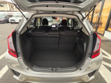 ラゲッジスペースもゆったりしています!!